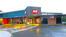 White's IGA Mt Coolum logo