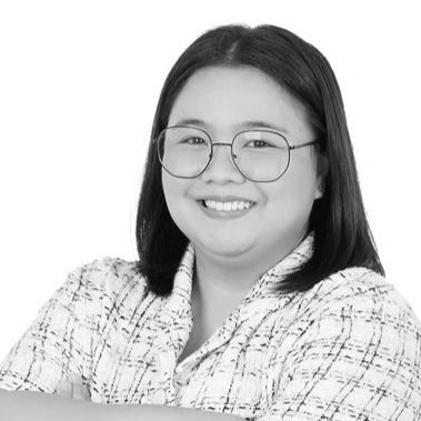 A professional portrait of Ferlina Vidal, specializing in Social Media